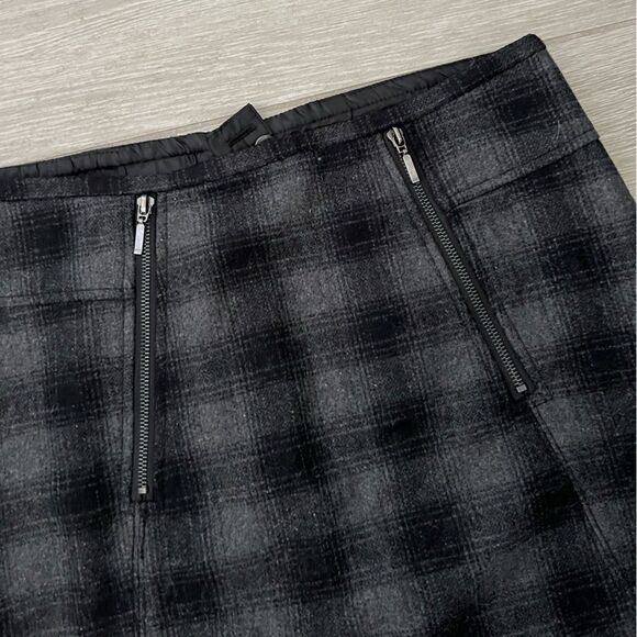 Kenar size 4 Gray Black Plaid Knit Wool Blend Skirt Zippered Accents Lined - Picture 3 of 6
